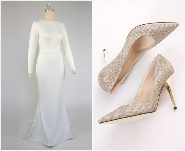 sandales dorée et robe de mariée simple avec manche longue