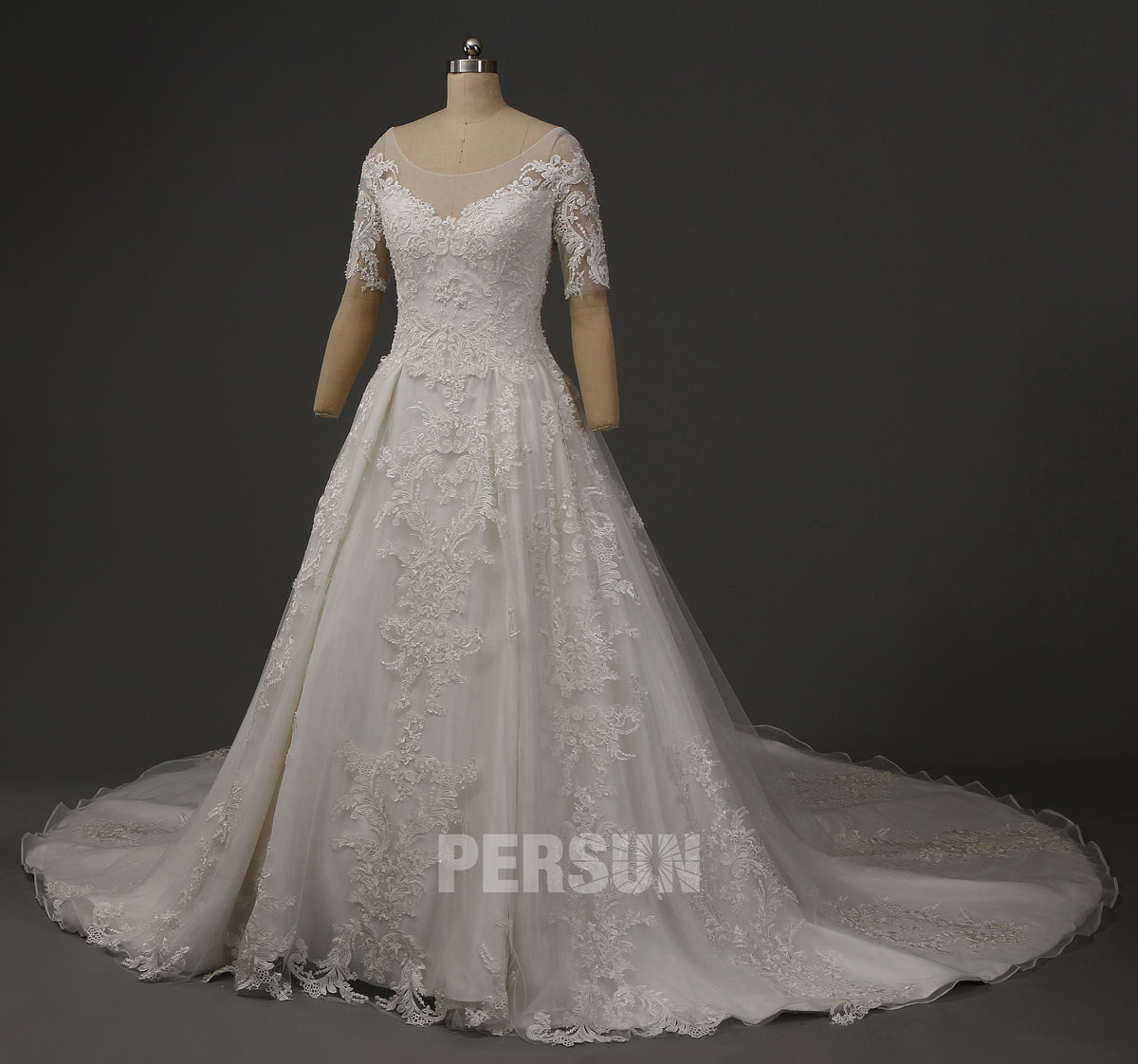 robe mariée vintage dentelle avec manches à traîne