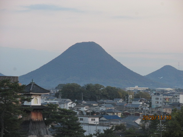 f:id:commodore:20201114220944j:plain f:id:commodore:20201114220944j:plain