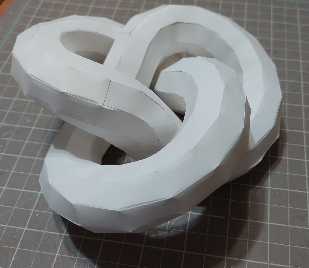 papercraft of a torus knot