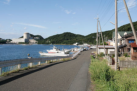 美浜原発と丹生集落