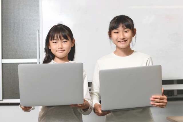 不登校、個別指導、ティントル、機材、インターネット環境、オンライン学習、サブスク