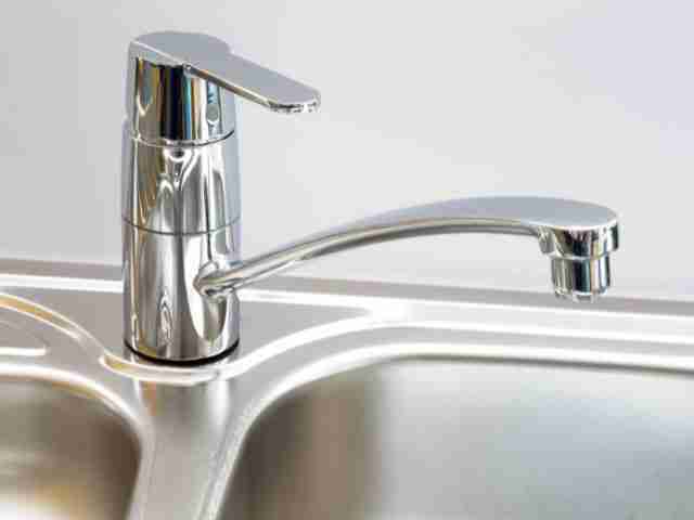 水道水,イソジンの味,消す方法,住宅別,注意点