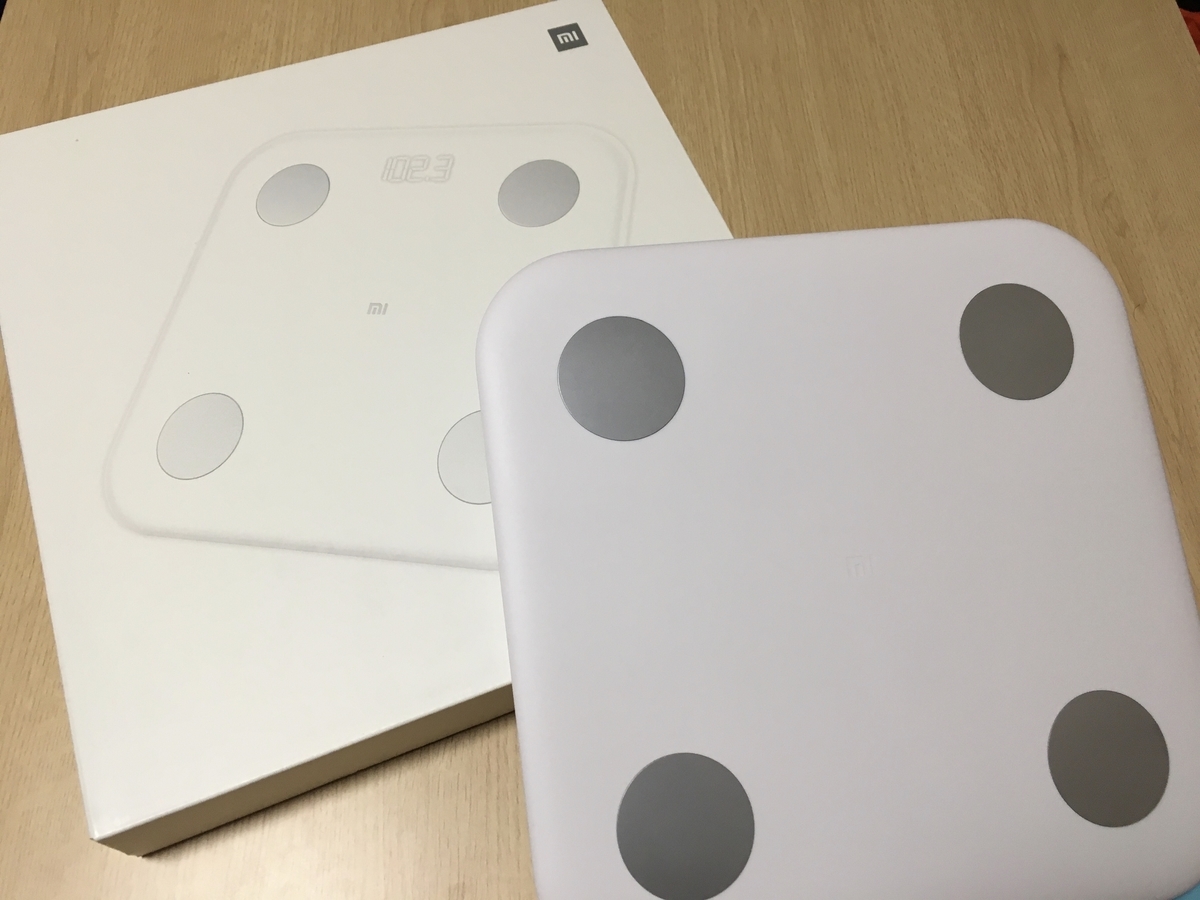 シャオミスマート体組成計本体と箱