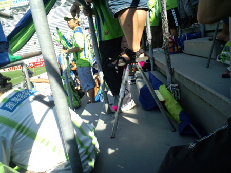 通路を脚立でふさぐなボケ