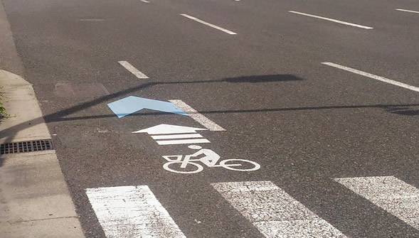 自転車 逆走 よけるのはどちら