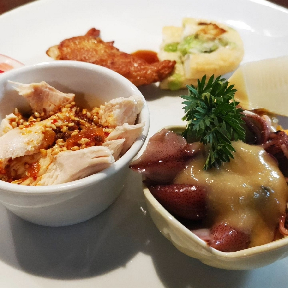 蒸し鶏のラー油和え