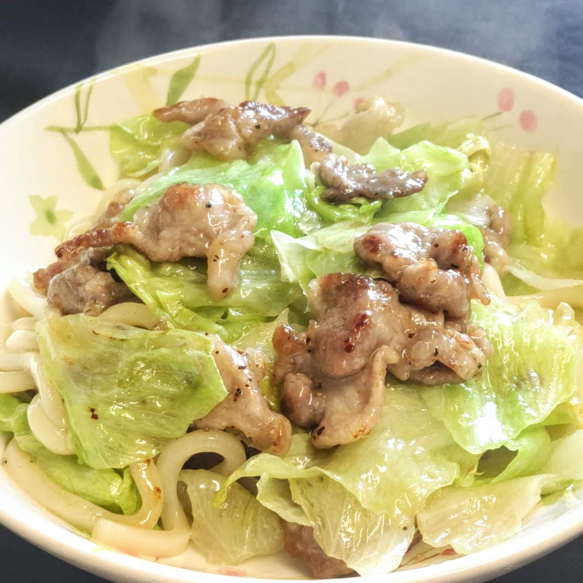 やみつき塩豚レタスのとろうま焼うどん