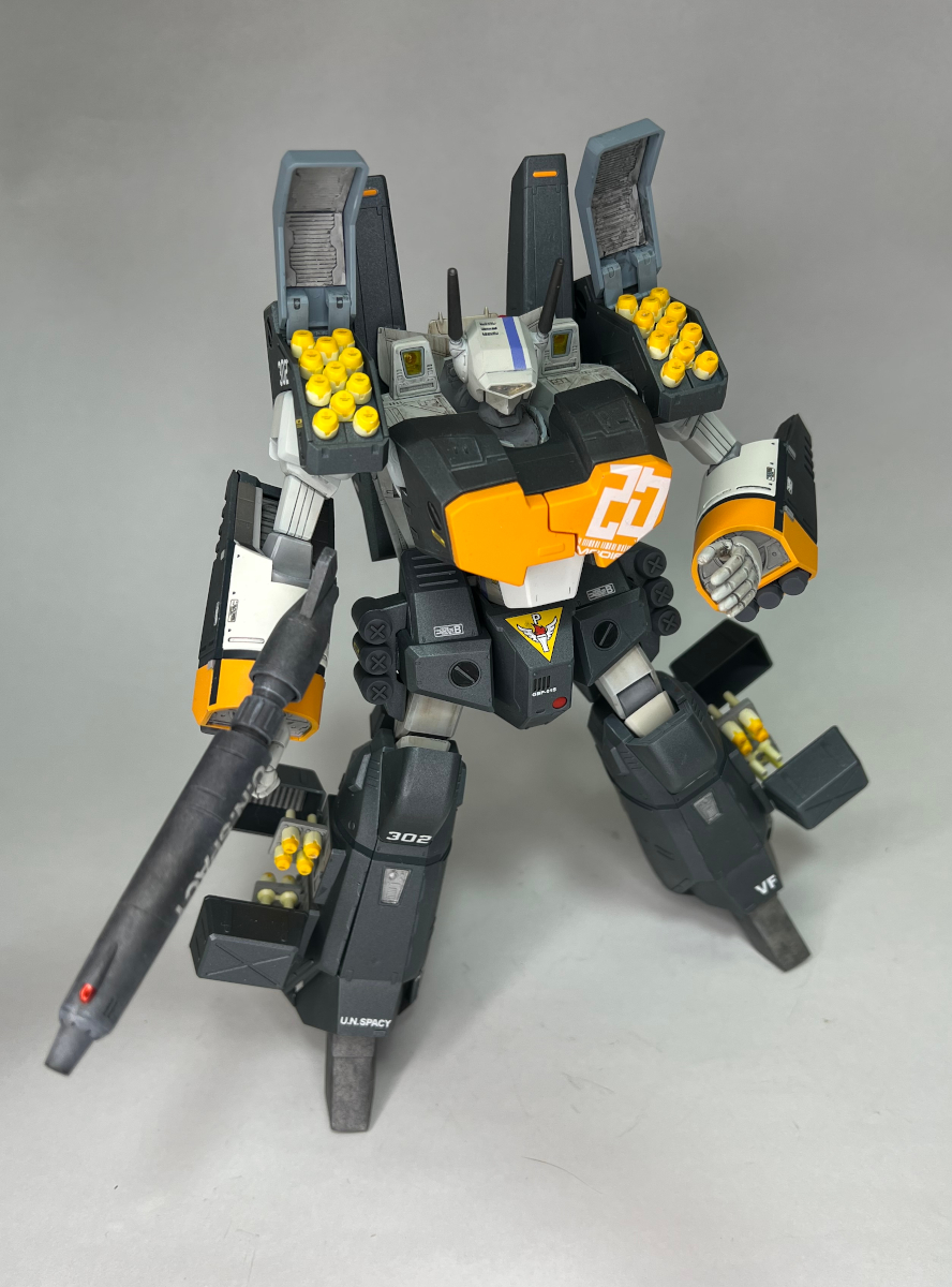 完成品 ハセガワ 1/72 アーマードバルキリー - 筆塗りウェザリング仕上げ 完成品 ハセガワ 1/72 アーマードバルキリー - 筆塗り