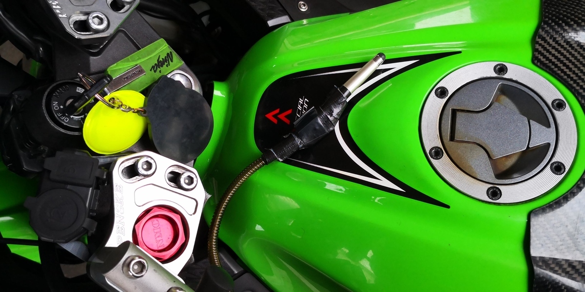 バイク用ガバガバ便利グッズいろいろ クッソ汚い絵描きのブログ