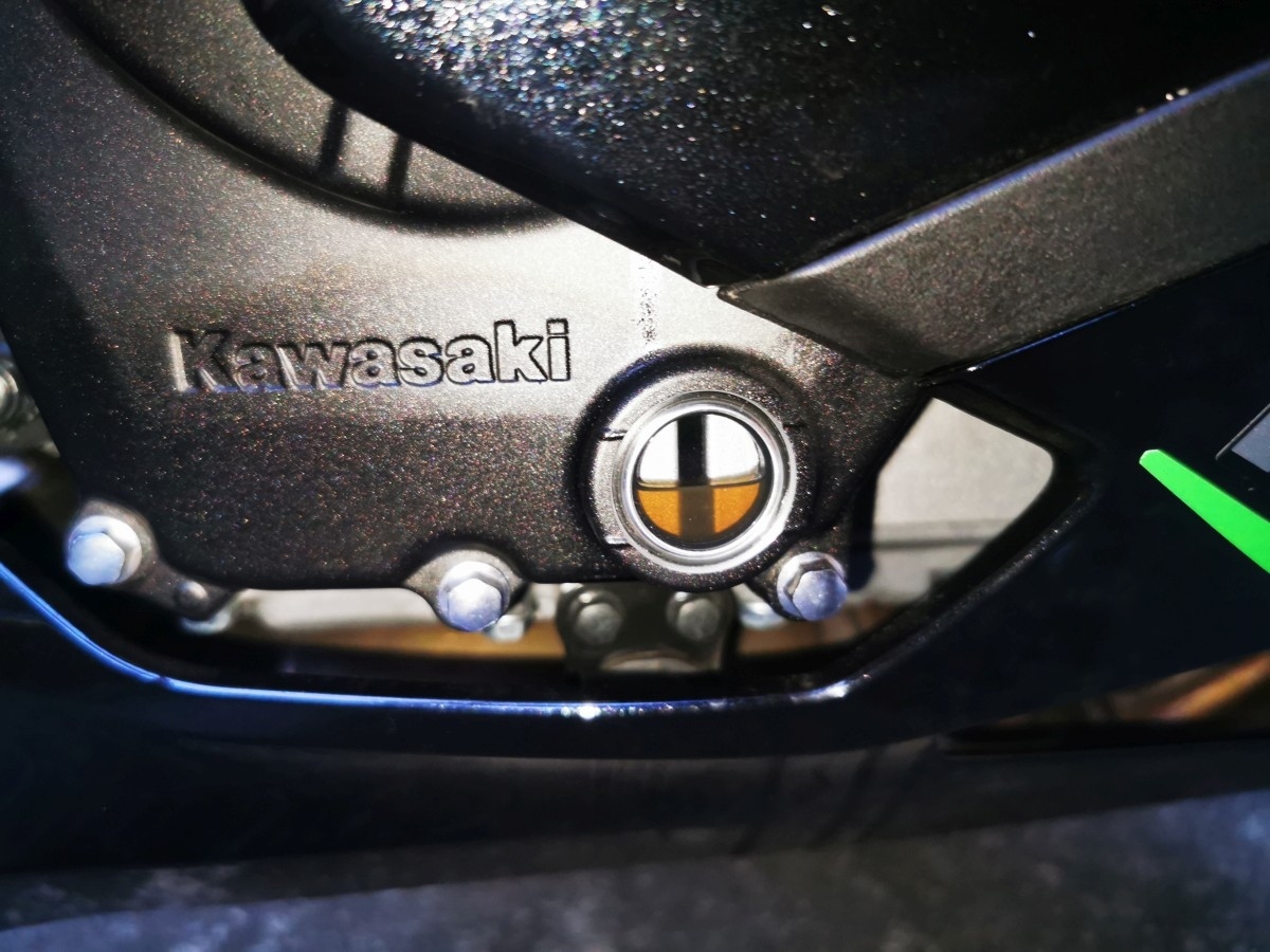 カワサキ エンジンオイル 交換4点セット Kawasaki (冴速)3本 10W
