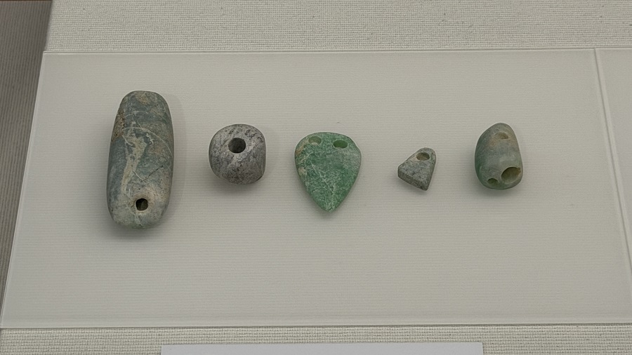 縄文時代の交流跡「ヒスイ」 - ねことメガネのうらブログ