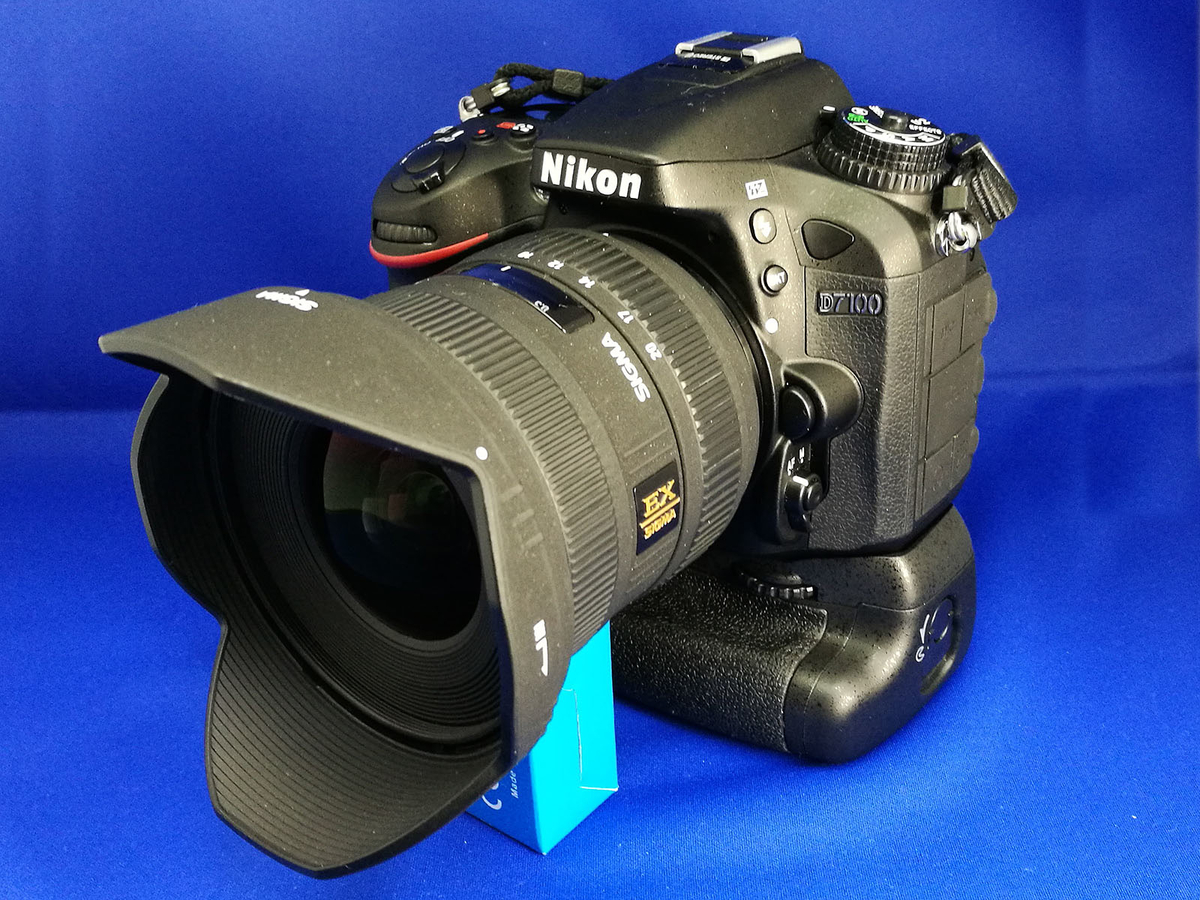 NIKKON D7100 レンズ2本、バッテリーグリップ付 我が家の旗艦『Nikon D7100』 - フォト・ディレッタント