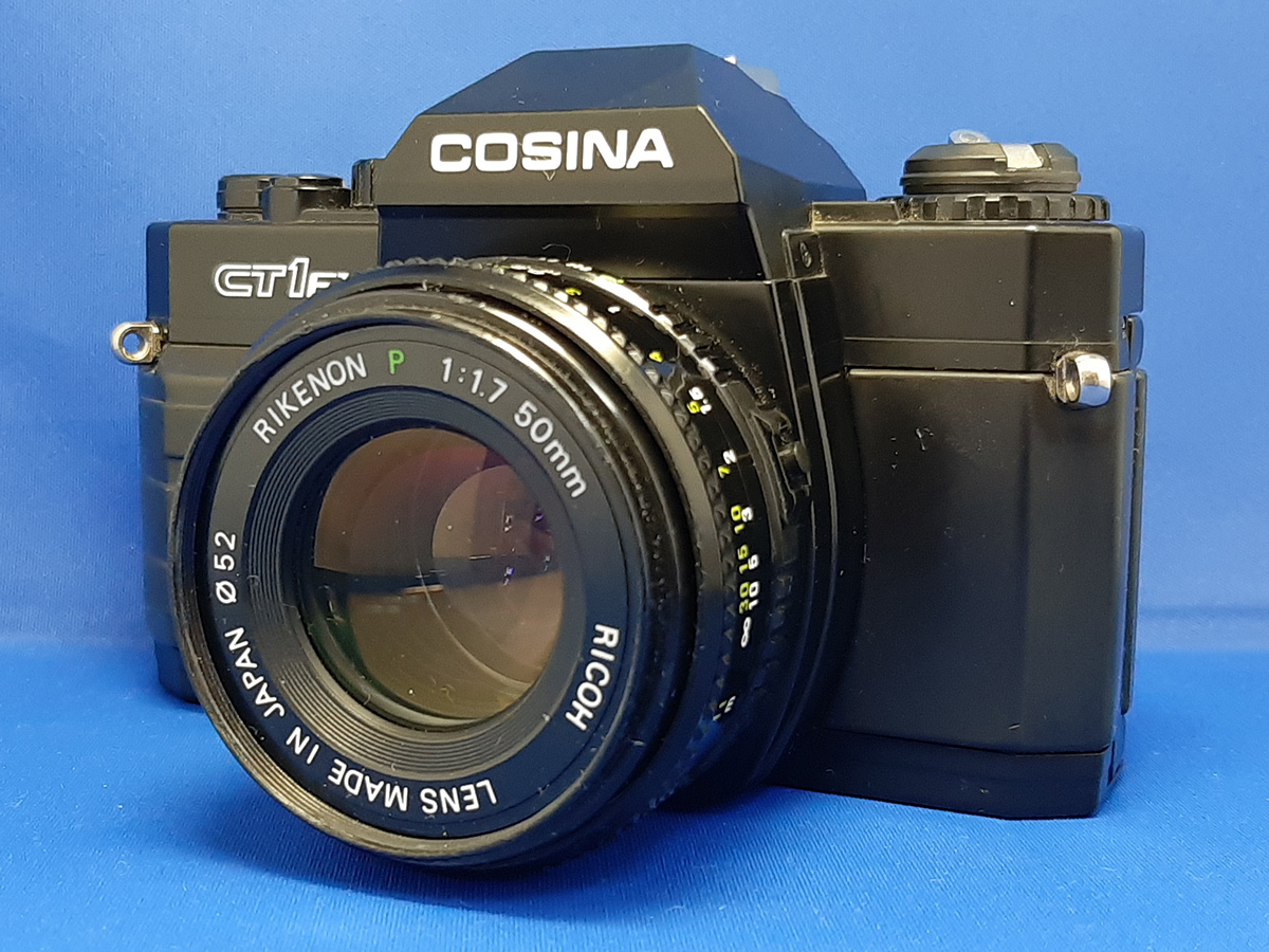 COSINA ct1ex + 28-200mm マクロ機能 ズームレンズ COSINA 28-200mm F3.5-5.6 MC MACRO - 月見猫