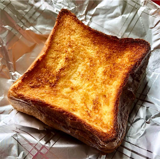 無印良品 厚切り食パンのフレンチトーストを焼く