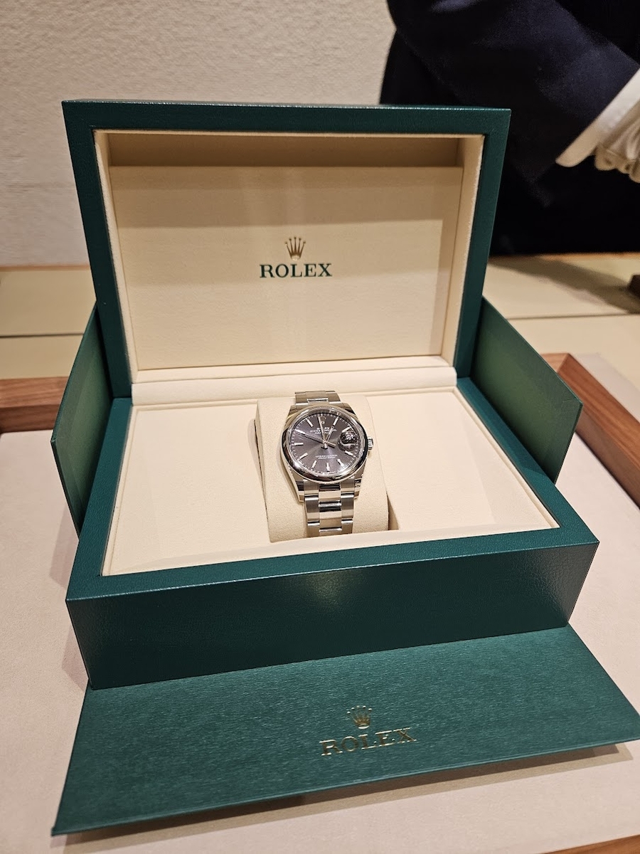 ロレックス純正箱(正規品) ROLEX Datejust購入時付属品 2026年最新】ロレックスマラソン1日目でデイトジャスト36黒を正規店