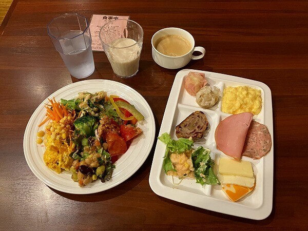 朝食ビュッフェ