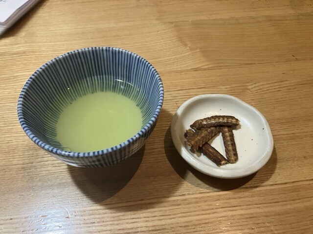 うなぎのたむろ春日井　うなぎの骨せんべい