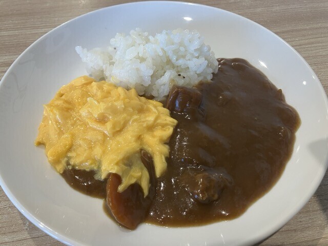 スクランブルエッグとカレー