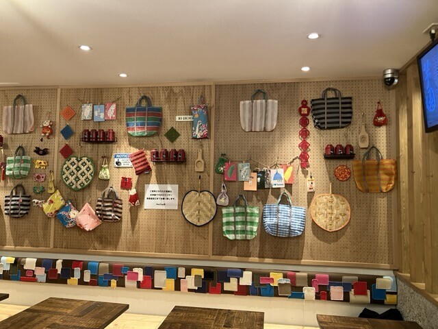 豆乳専科 名古屋大須店　可愛い壁の雑貨