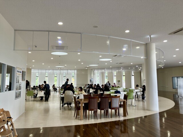 嫩葉舎食堂　店内