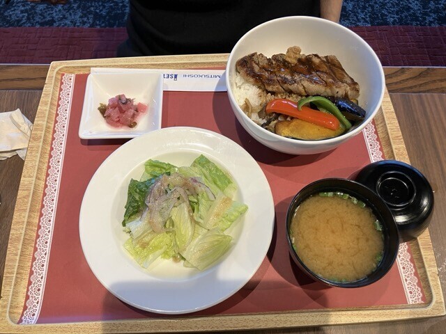 ロイヤルホスト名古屋星ヶ丘店 ステーキ丼