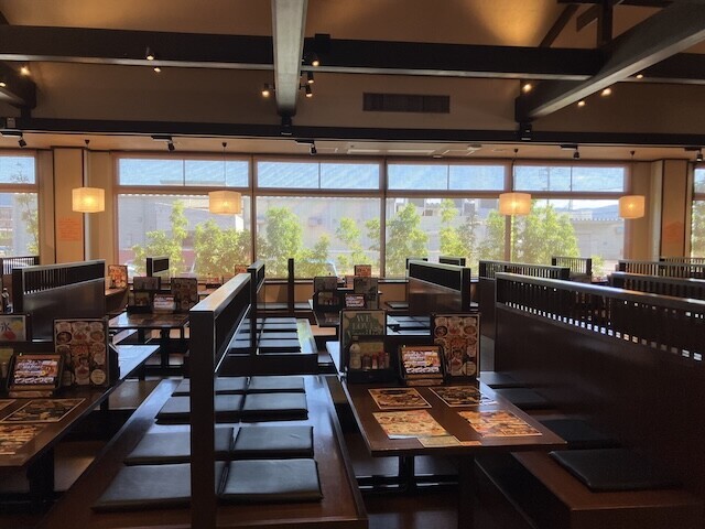 極楽湯 三島店　レストラン座席