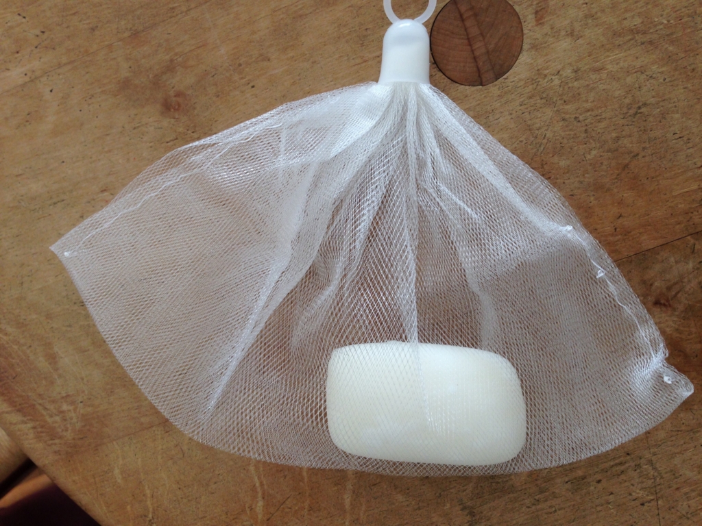 無印の泡立てネットが大活躍 石鹸ホルダー浴室編 Cozy Nest 小さく整う暮らし 無印の泡立てネットが大活躍 石鹸ホルダー浴室編 Cozy Nest 小さく整う暮らし