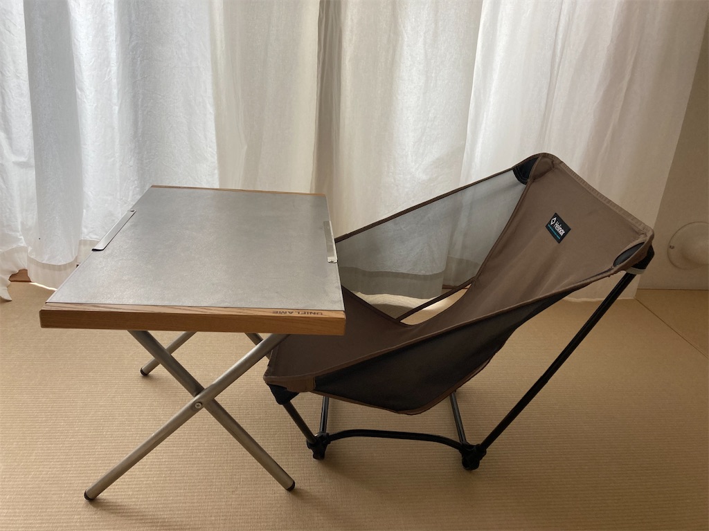 ミニマルライフ】家でも外でも。チェアとテーブルの良い関係