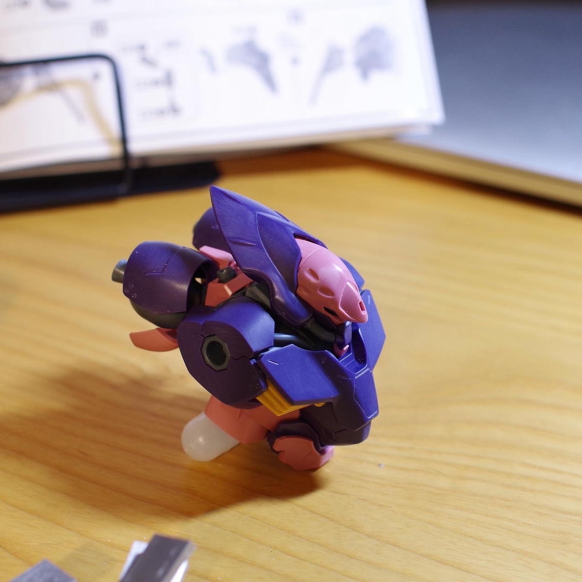 HG 1/144 メッサー F02型(指揮官機) - ツノメドリ属日記