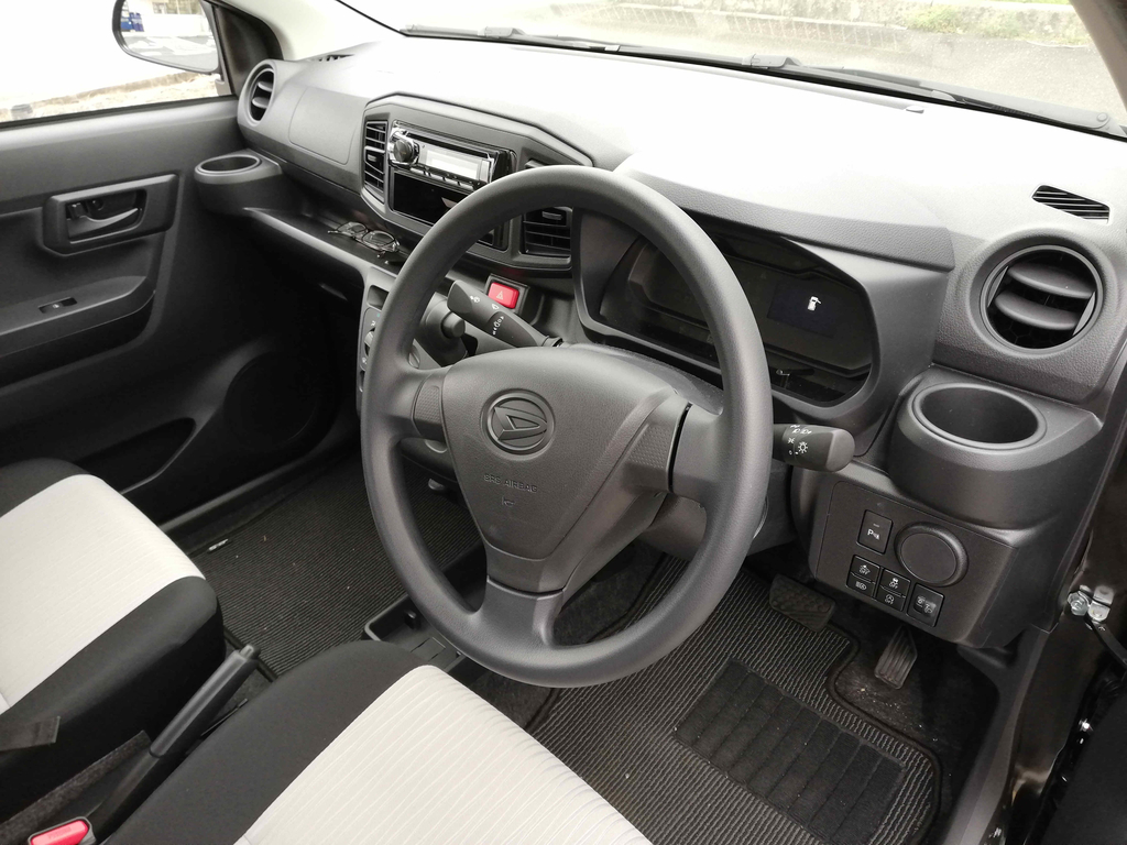 運転席とシート