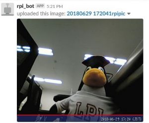 Slackに写真が投稿