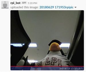 Slackに写真が投稿