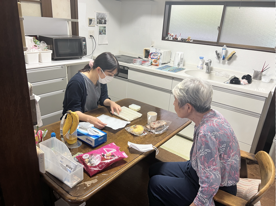 介護ヘルパーが処方されている薬の情報をもとに服薬を介助