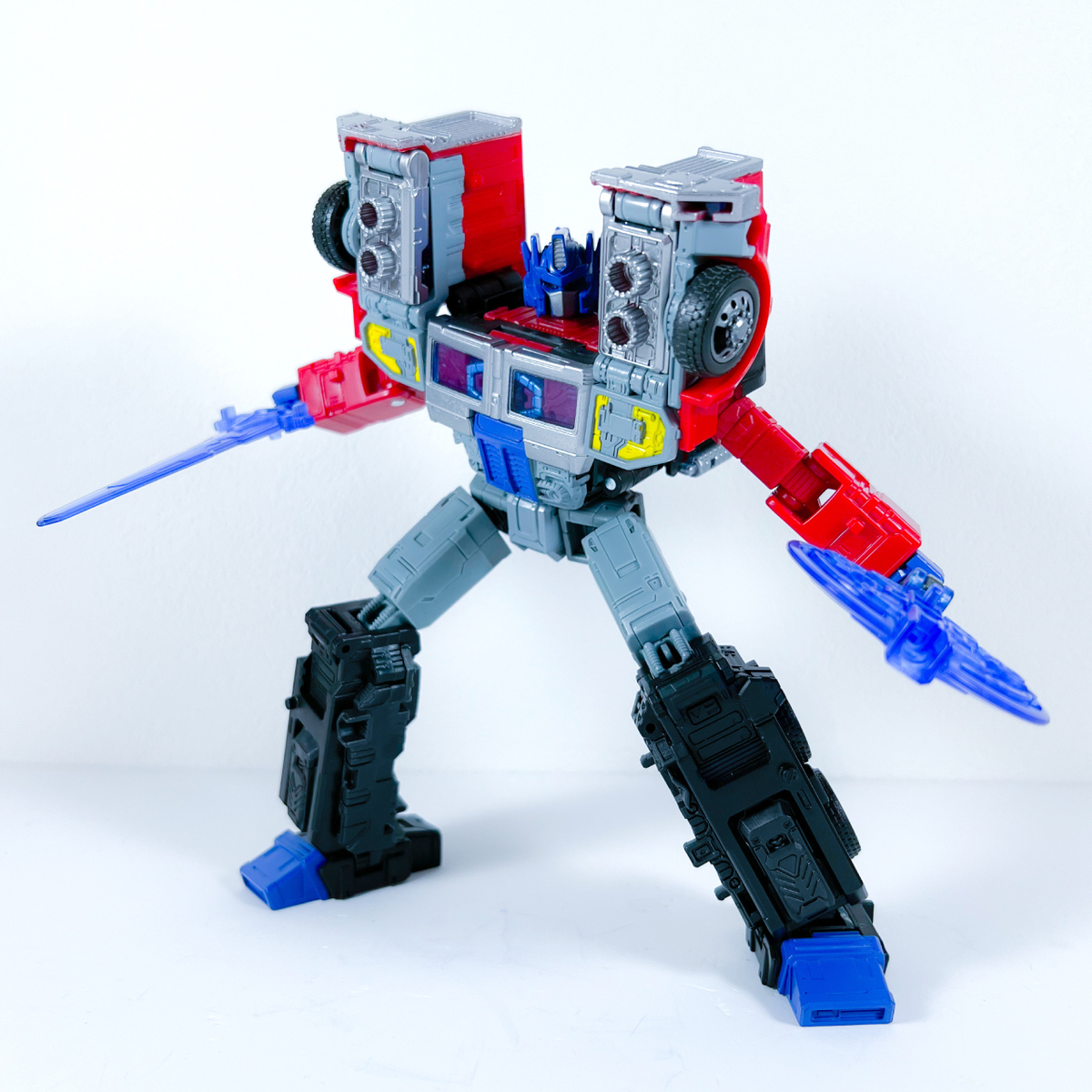 トランスフォーマー：LEGACY レーザーオプティマスプライム from