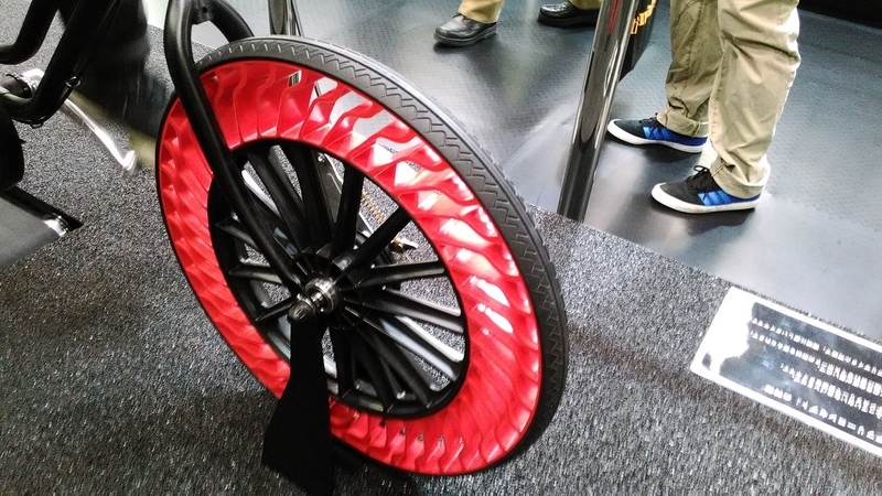 エアフリーコンセプト採用の自転車タイヤ