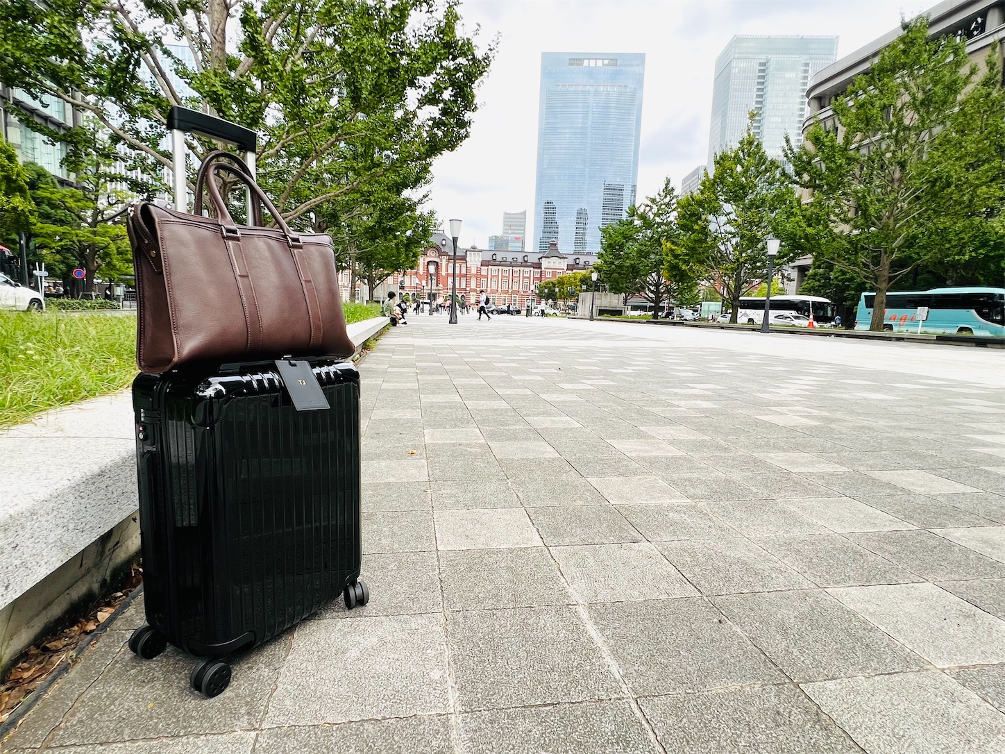 仕事道具】Rimowa Essential Cabin 36L (グロスブラック) 購入 - NO