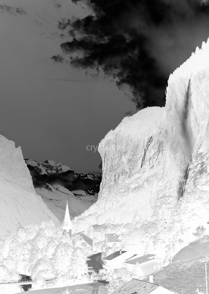 色調を反転させた写真