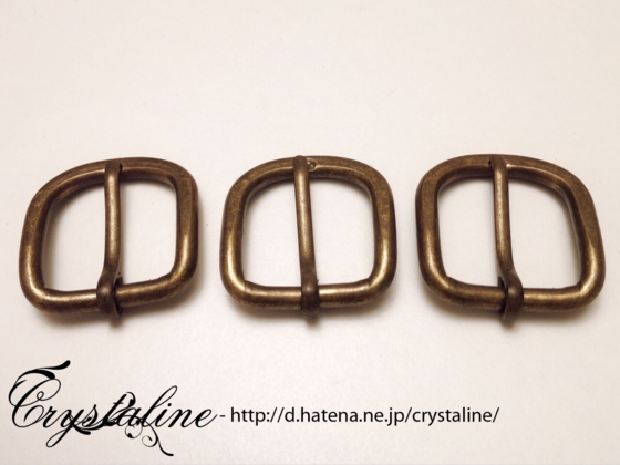 スチームパンクハーネスの作り方 金古美のベルト金具