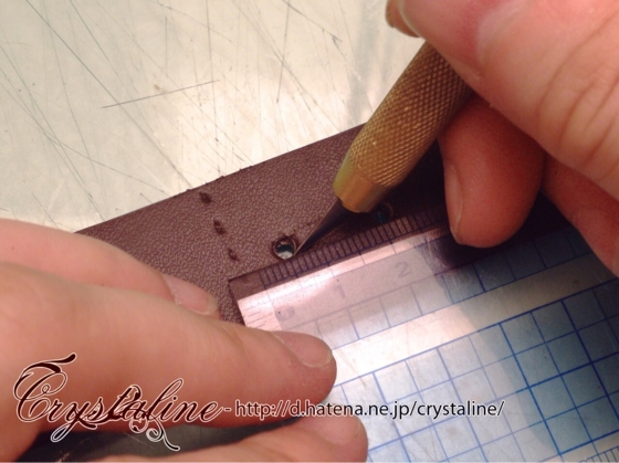 スチームパンクハーネスの作り方 穴と穴をつなげる