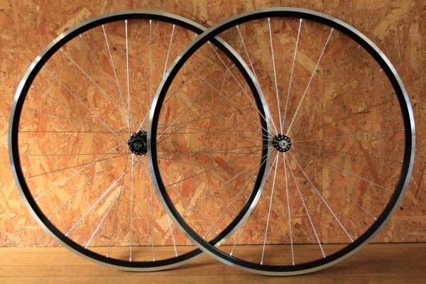 White industrys T11 TNI軽量アルミリム 手組みホイール White industrys T11 TNI軽量アルミリム 手組みホイール