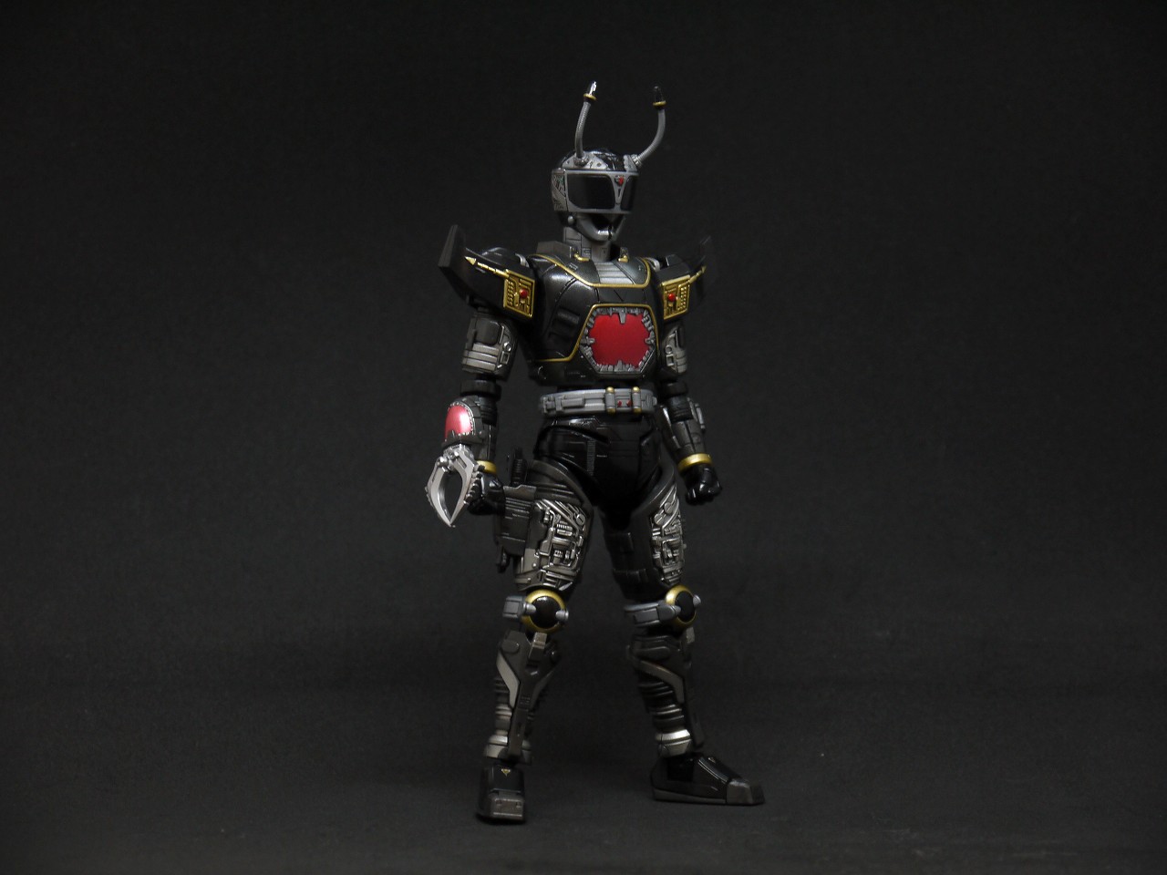 フィギュアーツ　重甲ビーファイター　ブラックビート 重甲ビーファイター S.H.Figuarts ブラックビート : Amazon.ca: Toys