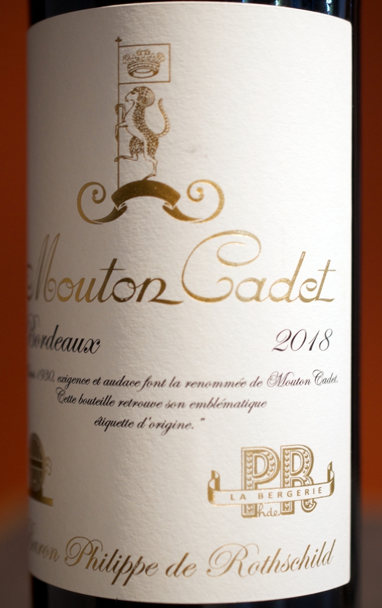ワイン ムートン・カデ 1979  Mouton-Cadet 750ml 楽天市場】ムートン カデ ルージュ 750ml 箱なし 【 ワイン お酒