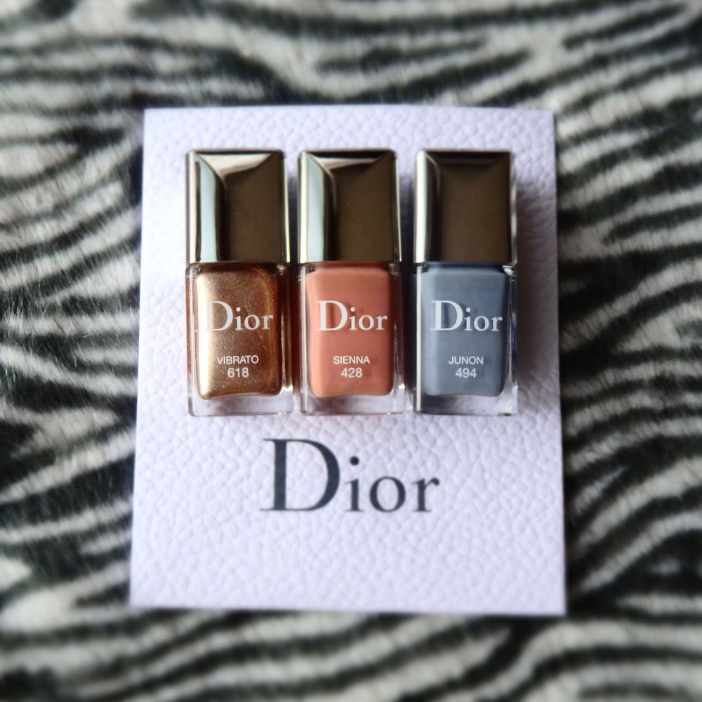 ネイルはディオールで Dior Junon 494 レトロ玉手箱