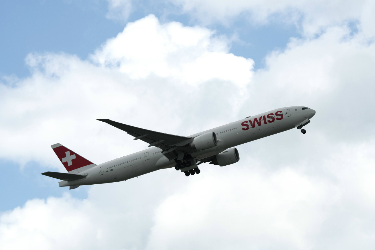 スイスエア旅客機 Cnvair440 11836 Phoenix Swissair / スイス航空 (polish) B747-200 HB-IGB