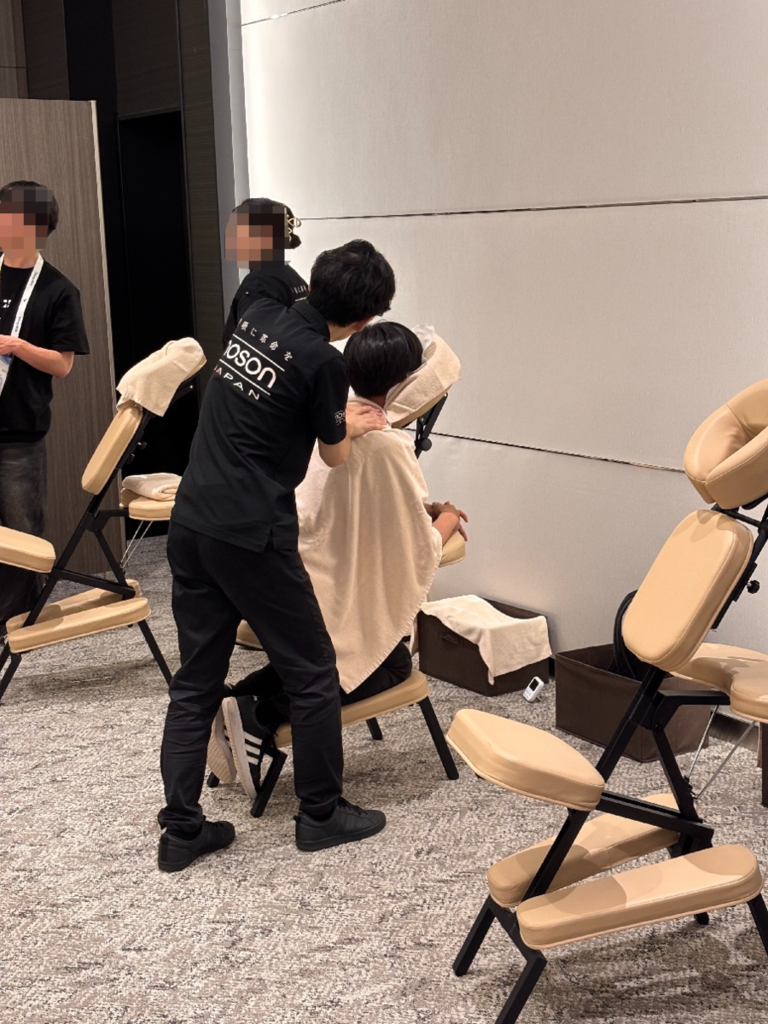 マッサージを受ける、おぐえもんさん。