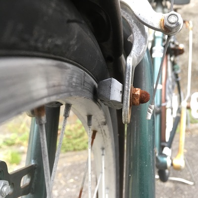 フロントブレーキの片効き 公式 川崎の自転車専門店 サイクランドナカザワ 創業47年 川崎市幸区で自転車一筋 信頼と技術のプロがいるラゾーナ川崎駅前 徒歩7分のサイクルショップ