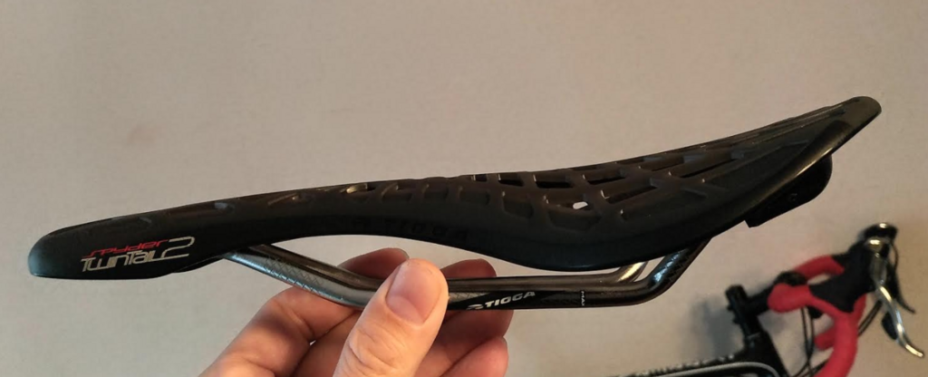 【未使用】TIOGA 自転車サドル　SPYDER TWINTAIL 71DSQk09wnL._UF350,350_QL50_.jpg