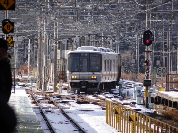 個別「近江今津駅に入線する続行臨時列車223系之圖」の写真、画像