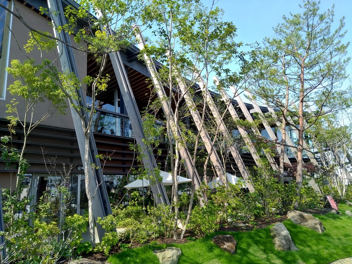 世界的建築家の前田圭介氏が設計 荒井駅前に完成した イグーネ荒井 いまちず 世界的建築家の前田圭介氏が設計 荒井駅前に完成した イグーネ荒井 いまちず